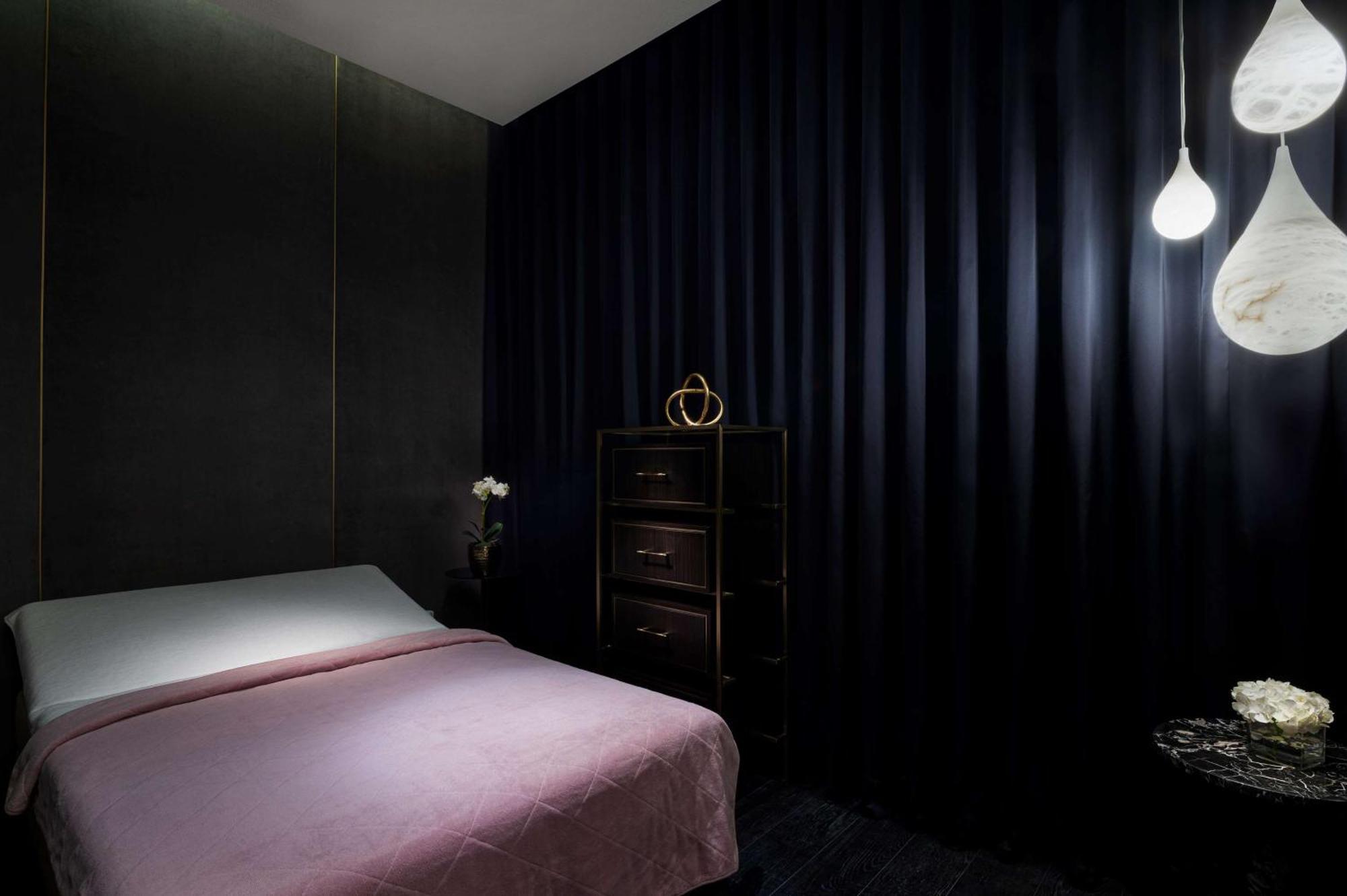 Hotel Waldorf Astoria Kuwait Kuwait City Exterior foto A room at the hotel