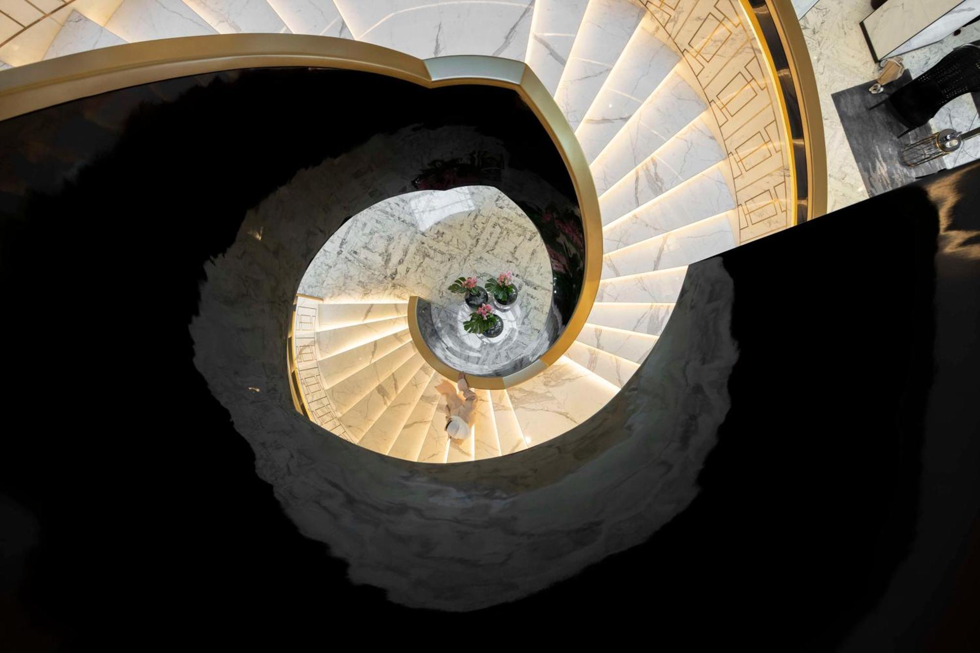 Hotel Waldorf Astoria Kuwait Kuwait City Exterior foto Spiral staircase