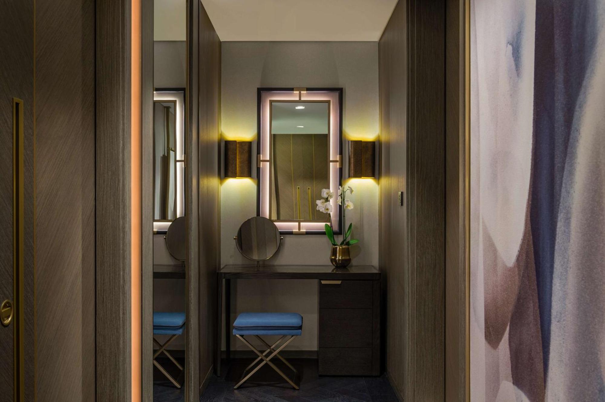 Hotel Waldorf Astoria Kuwait Kuwait City Exterior foto The dressing room